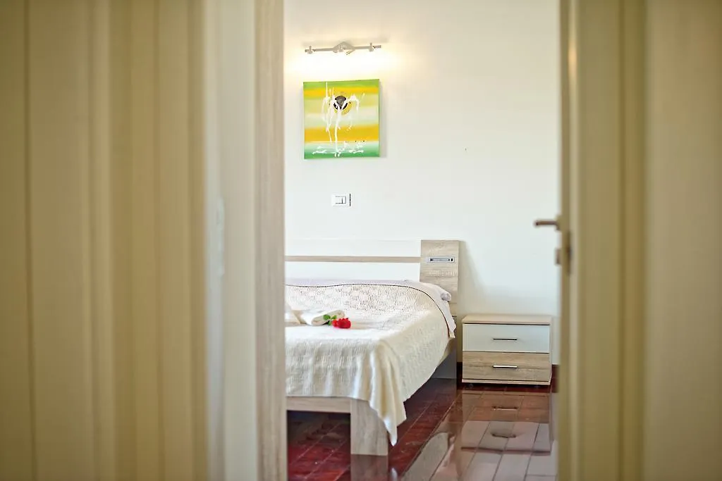 Apartments Leila Umag 0*,